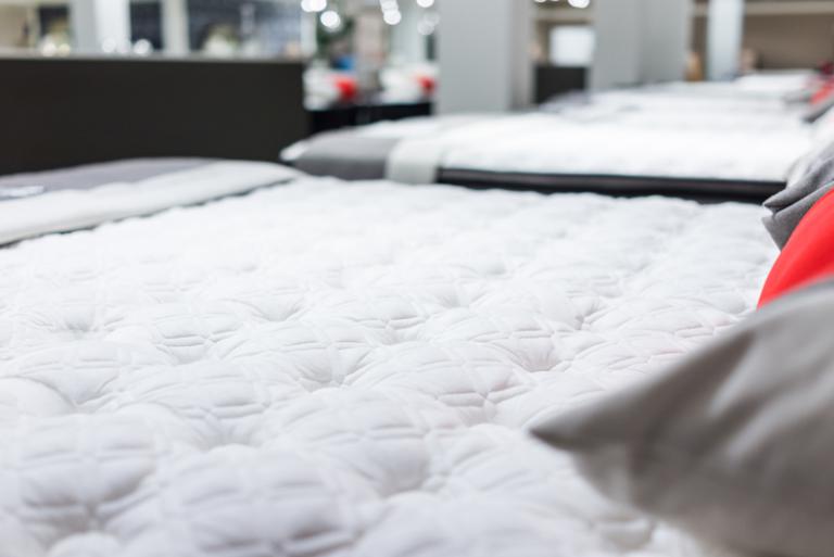What Is A Euro Top Mattress Differences Between Pillow Tops & Euro Top